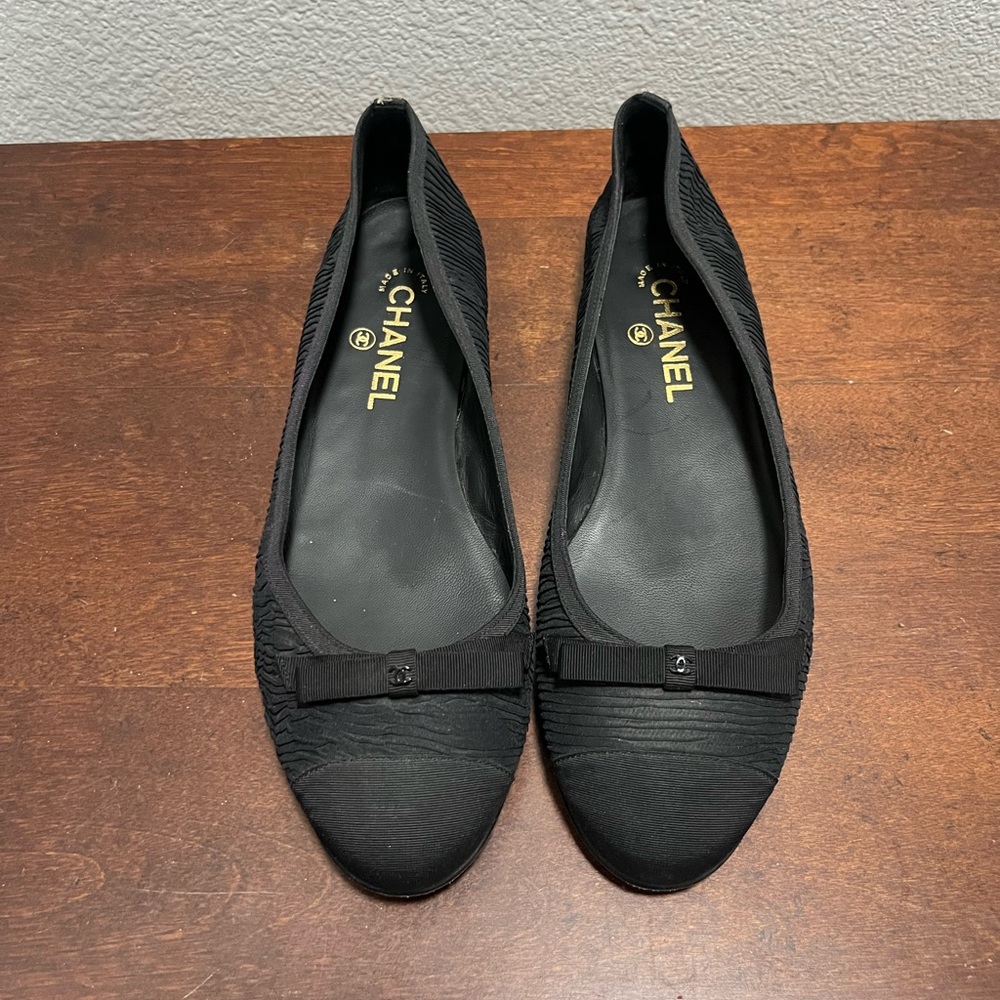 Chanel black ballet flats